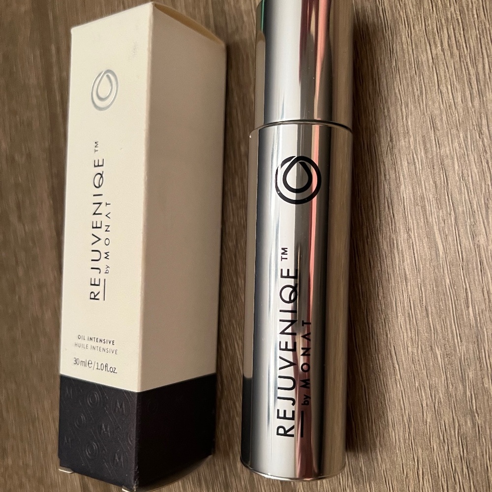 NEW in box-Rejuveniqe: Oil Intensive